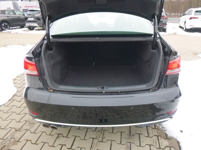 Fahrzeugabbildung Audi A3 1.5 TFSI Limousine sport> 41.875KM/AHK/NAV<