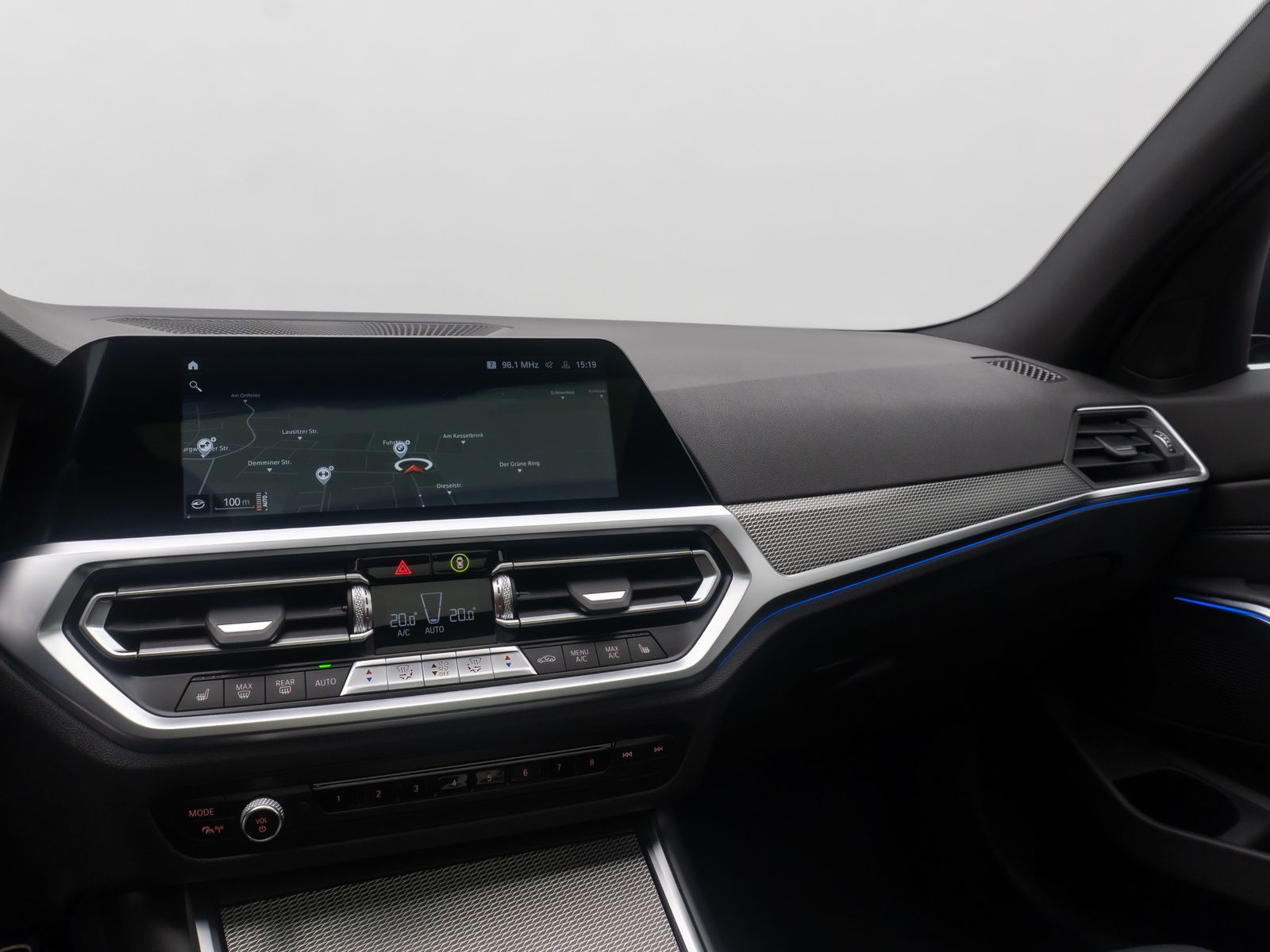 Fahrzeugabbildung BMW 320d xD M Sport Panorama Laser DAB AHK Alarm 19"