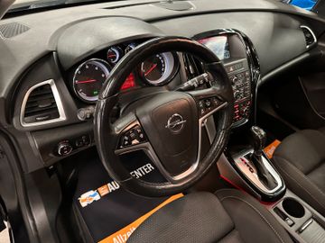 MYAUTOCENTER – Gebraucht- und Jahreswagen mit Werkstattservice in Pfaffenhofen Opel Astra J Sports Tourer Exklusiv *2. Hand*Kamera*