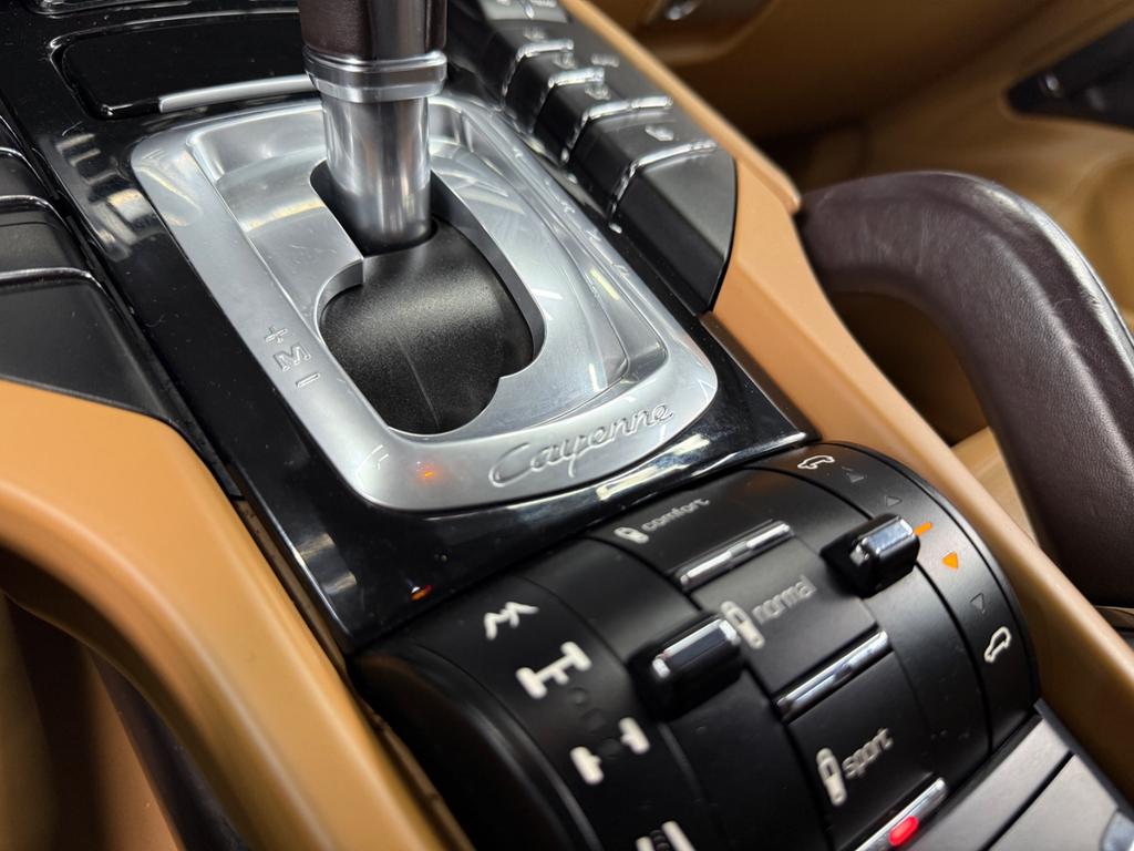Porsche Cayenne S Diesel 4.2 V8, Foto 32 von 50