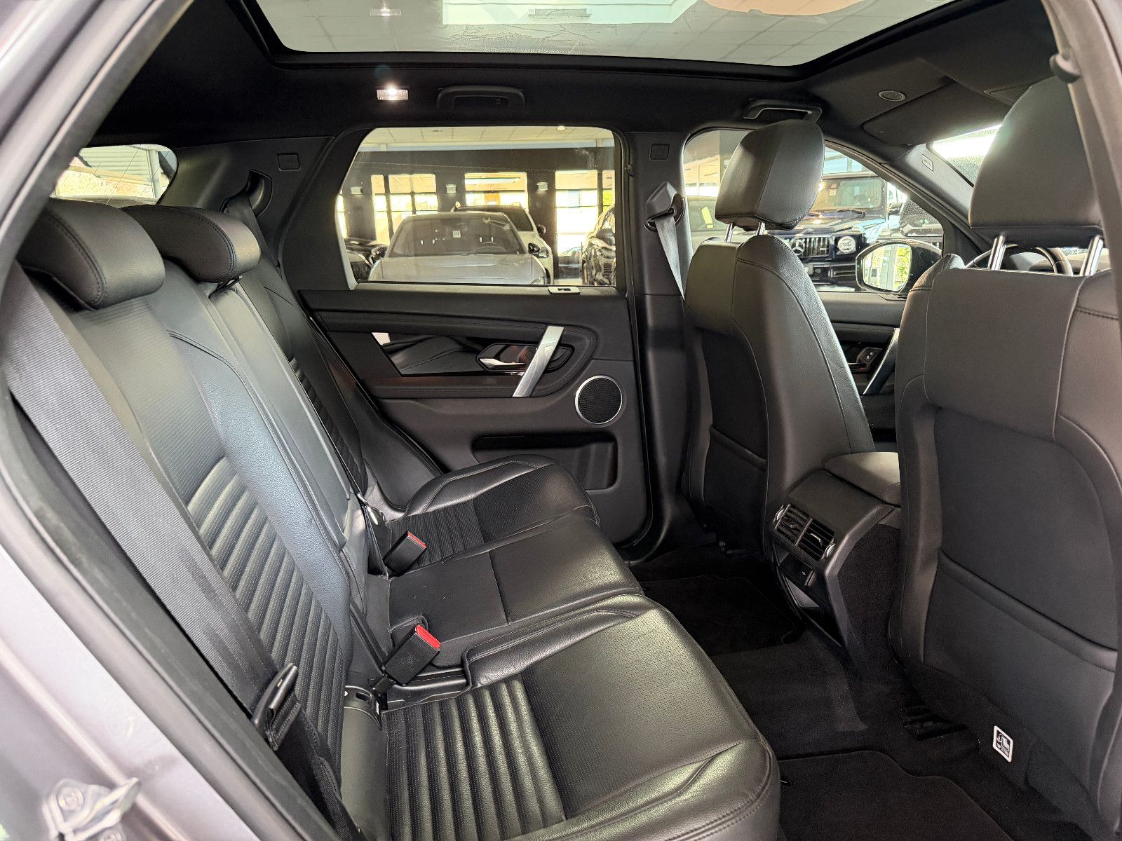 Fahrzeugabbildung Land Rover Discovery Sport AWD D200/360''KAM/LEDER/PANORAMA