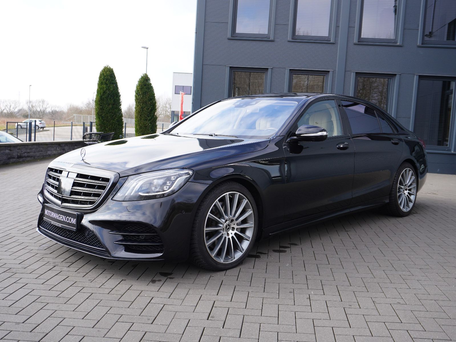 Fahrzeugabbildung Mercedes-Benz S 560 4Matic L AMG