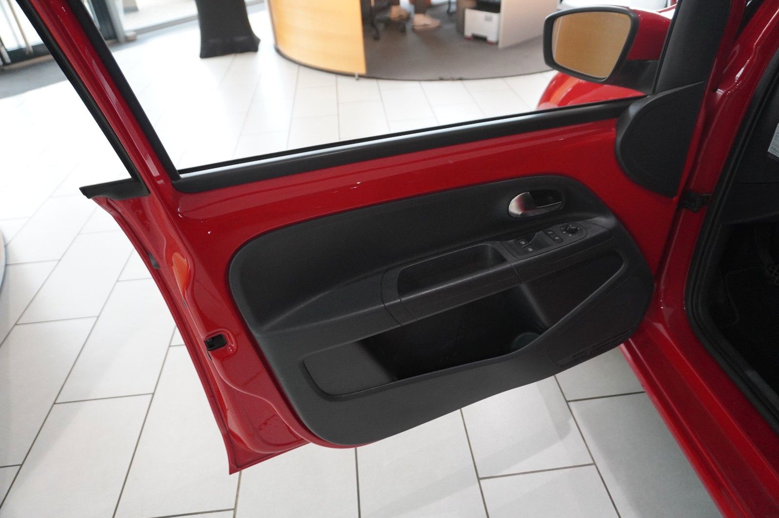 Fahrzeugabbildung SEAT Mii 1.0 SPORT 5-TÜR KLIMA/ALU/CD/AUX/NEBEL/TÜV