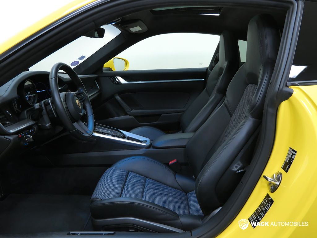 PORSCHE 911 2019
