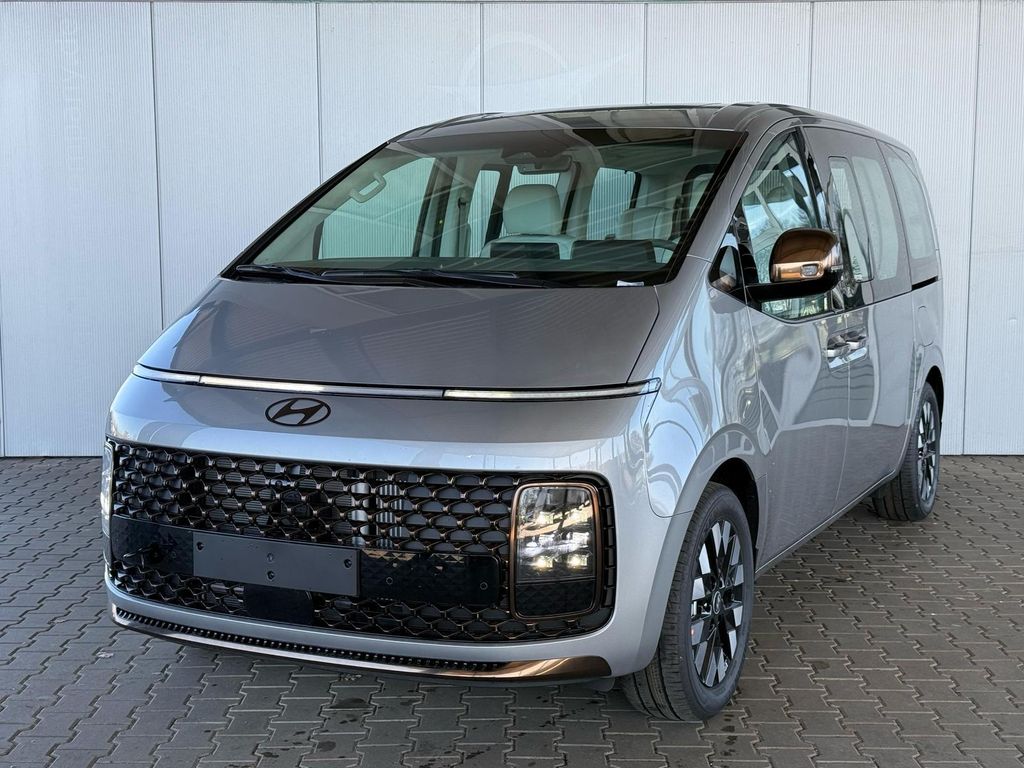 Image of Hyundai STARIA