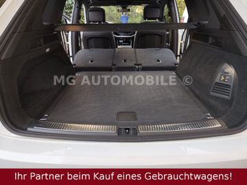 Volkswagen Touareg - 12