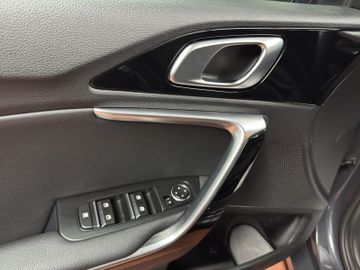 Kia cee'd Sportswagon Vision 18 Zoll+Tiefer EXPORT, Bild 12