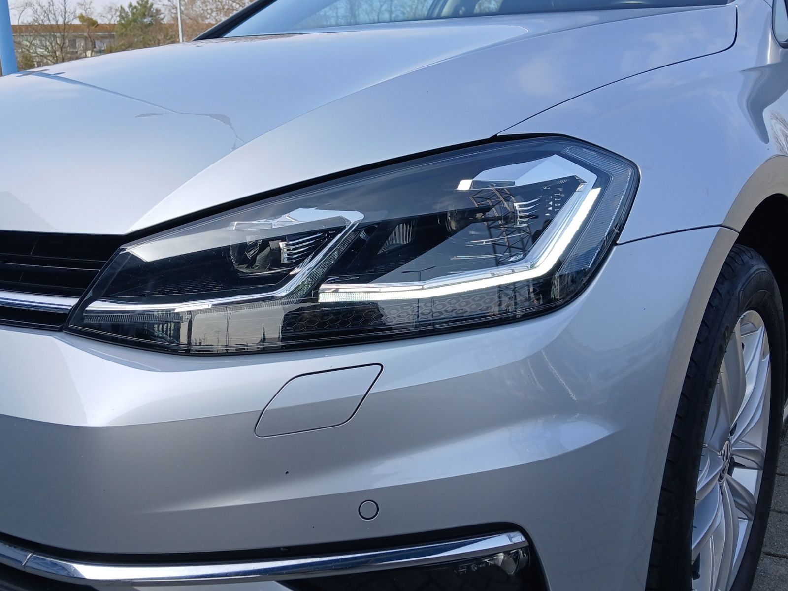 Fahrzeugabbildung Volkswagen Golf VII Variant TDI Comfortline Standhzg LED Na