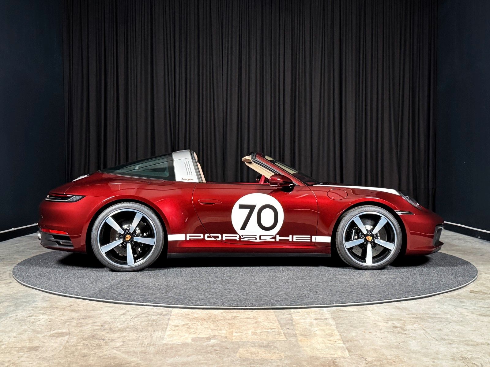 Fahrzeugabbildung Porsche 911 Targa 4 S Heritage + Lift + Approved + PCCB