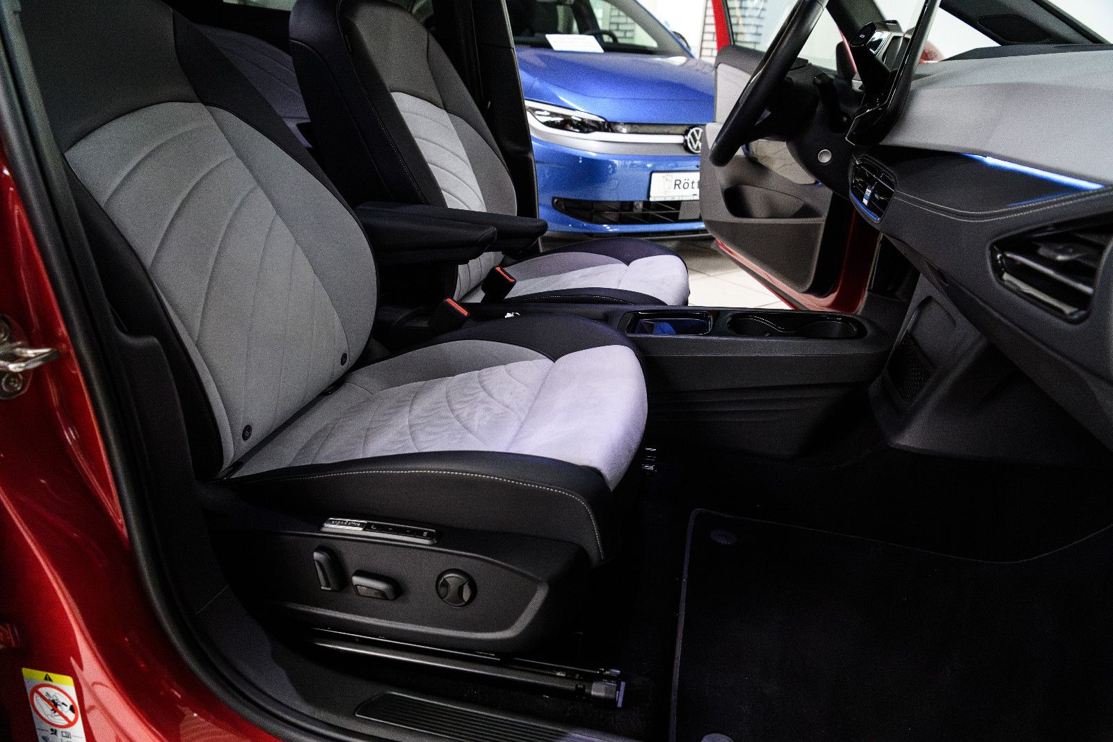 Fahrzeugabbildung Volkswagen ID.3 Pro 150 kW+AHK+LED+ACC+NAVI+SHZ+LHZ+62KwH.