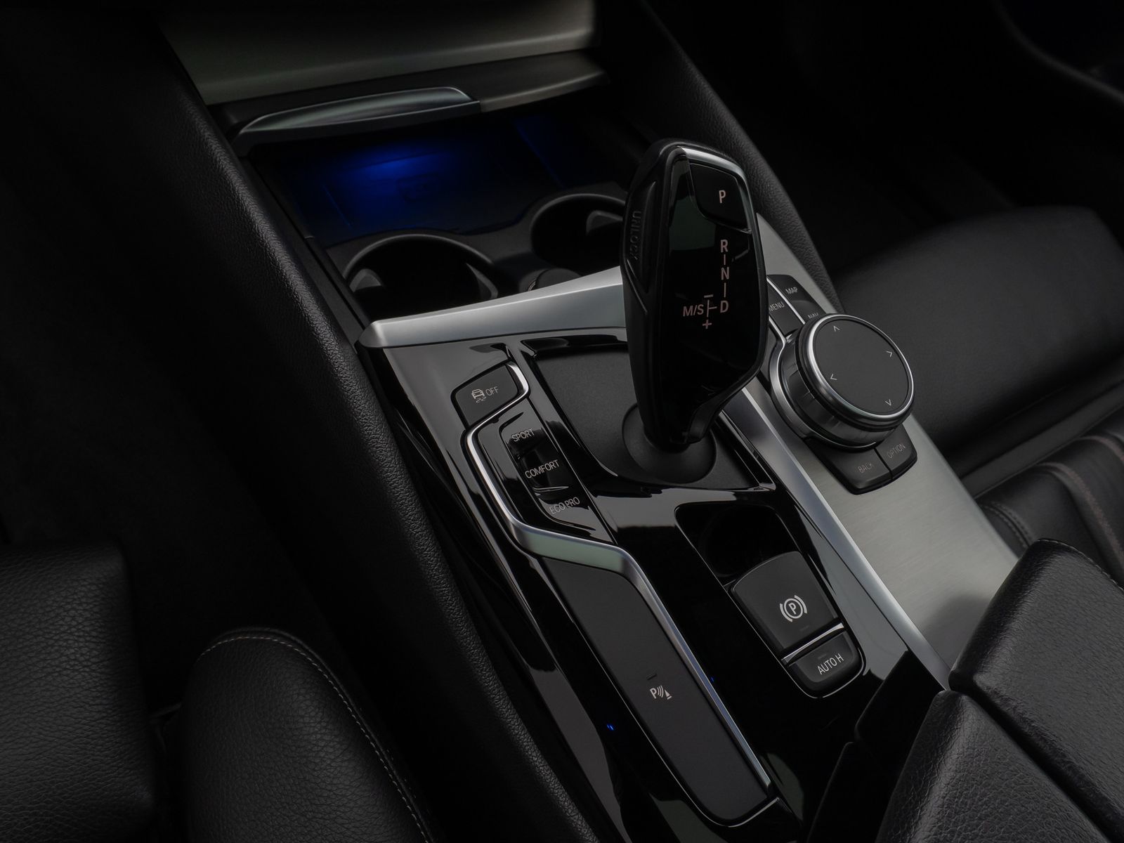 Fahrzeugabbildung BMW 520d Sport Line Kamera Panorama AHK HiFi Alarm