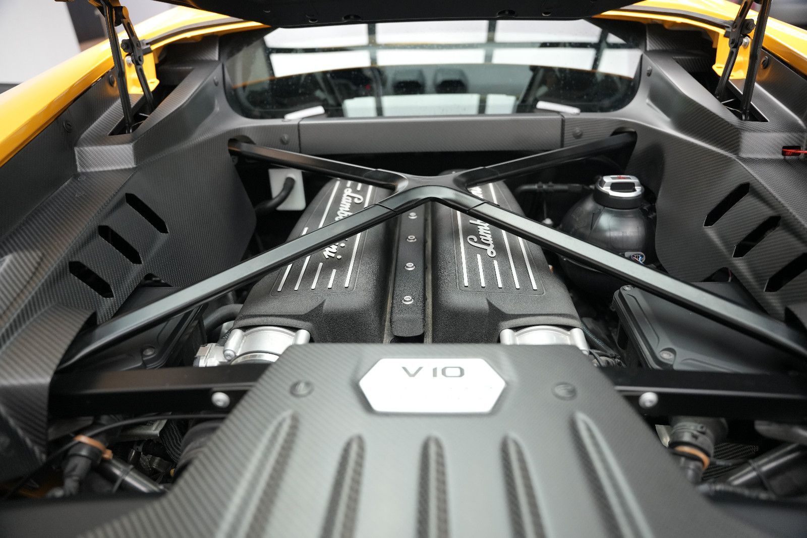 Fahrzeugabbildung Lamborghini Huracan Huracán /LIFT/KAMERA/CARBON/SCHALENSITZ/