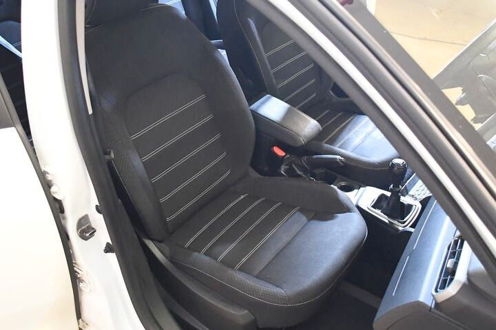 Fahrzeugabbildung Dacia Duster II Expression DIESEL NAVI ALU LED 1.HAND