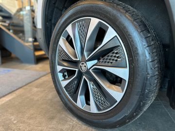 MYAUTOCENTER – Gebraucht- und Jahreswagen mit Werkstattservice in Pfaffenhofen Skoda Kodiaq Tour 4x4 *1. Hand*AHK*Klima*SmartLink*LED