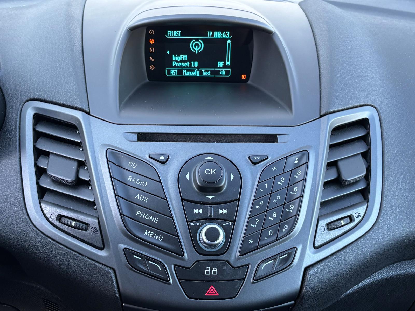 Ford Fiesta 2013 — photo 16