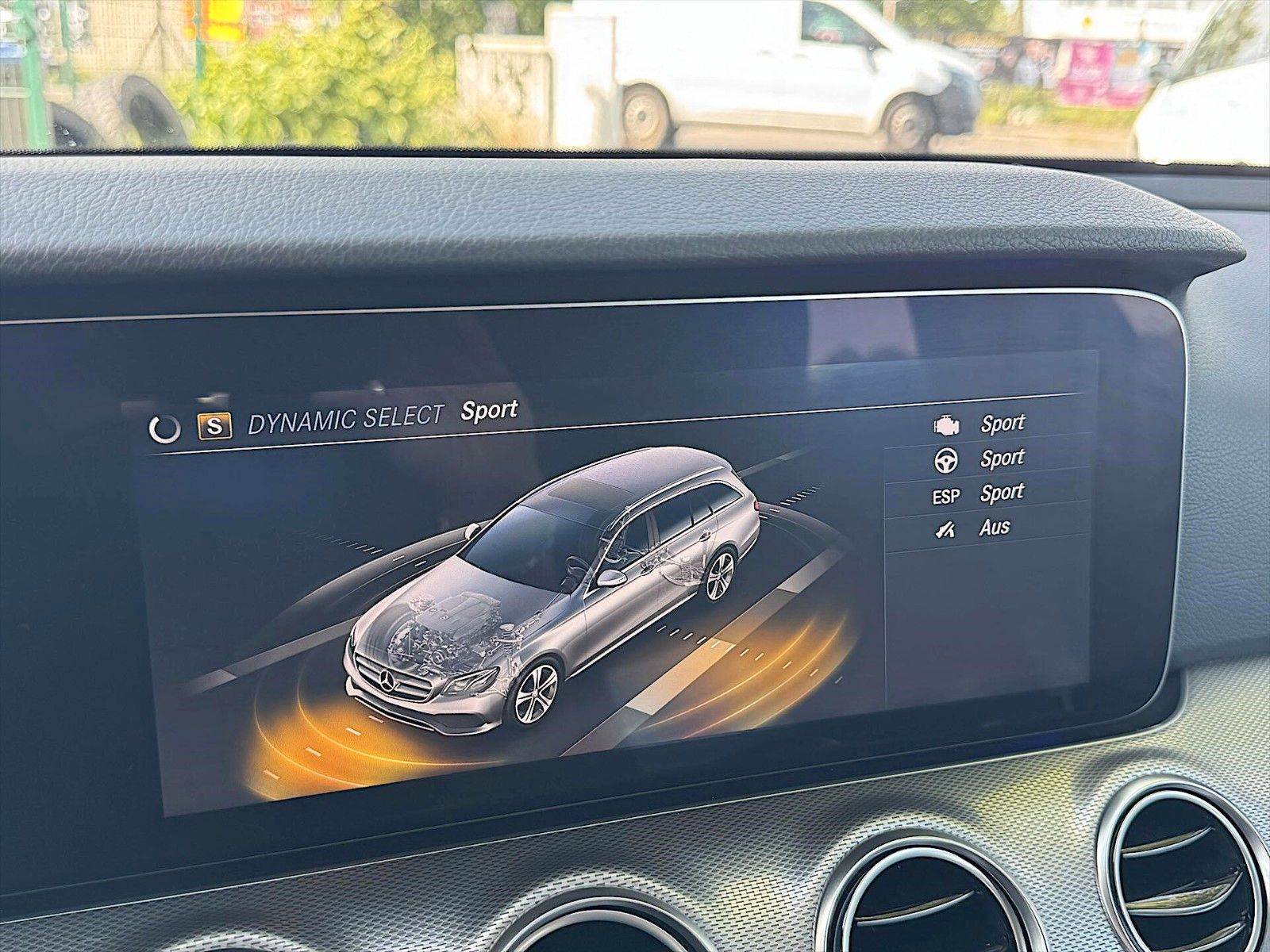 Fahrzeugabbildung Mercedes-Benz E 300 de AMG Line Business *Widescreen*LED*