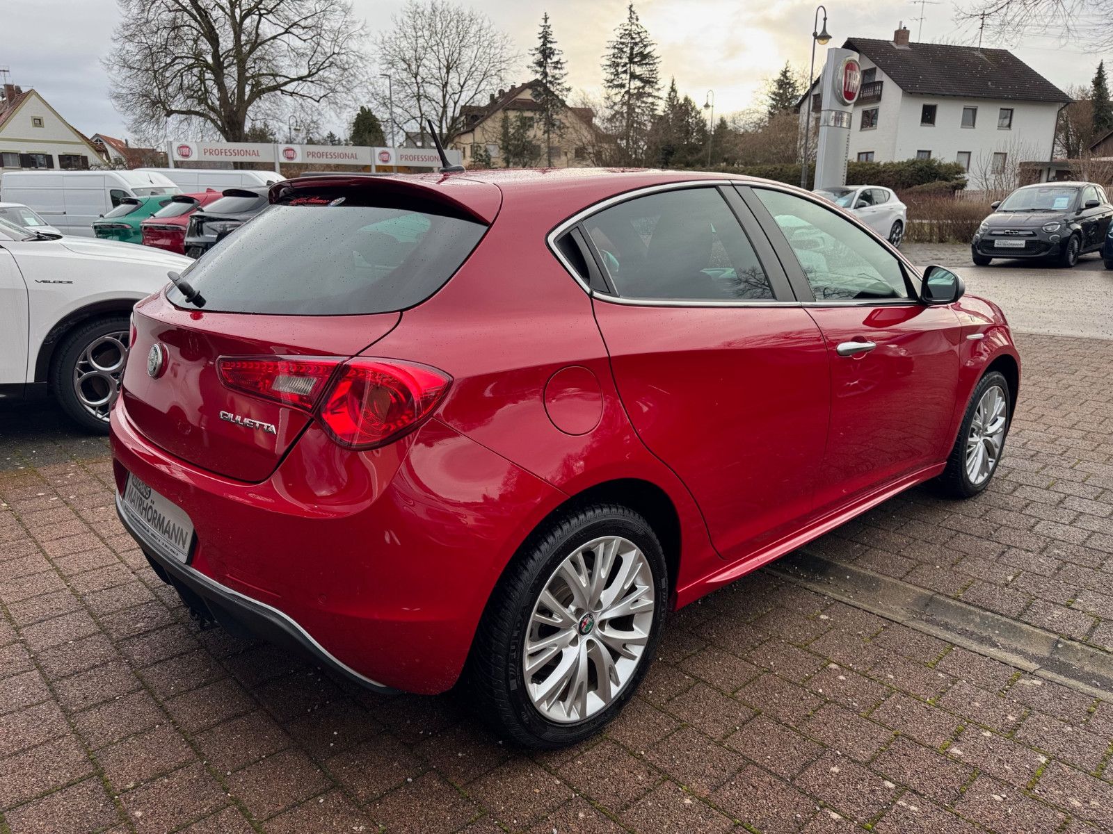 Fahrzeugabbildung Alfa Romeo Giulietta Lusso 1,6   120 PS NAVI KLIMAAUTOMATIK