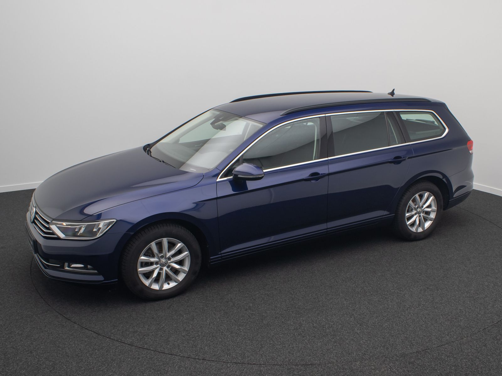 Fahrzeugabbildung Volkswagen Passat Comfortline Kamera HiFi ACC FernlichtReg