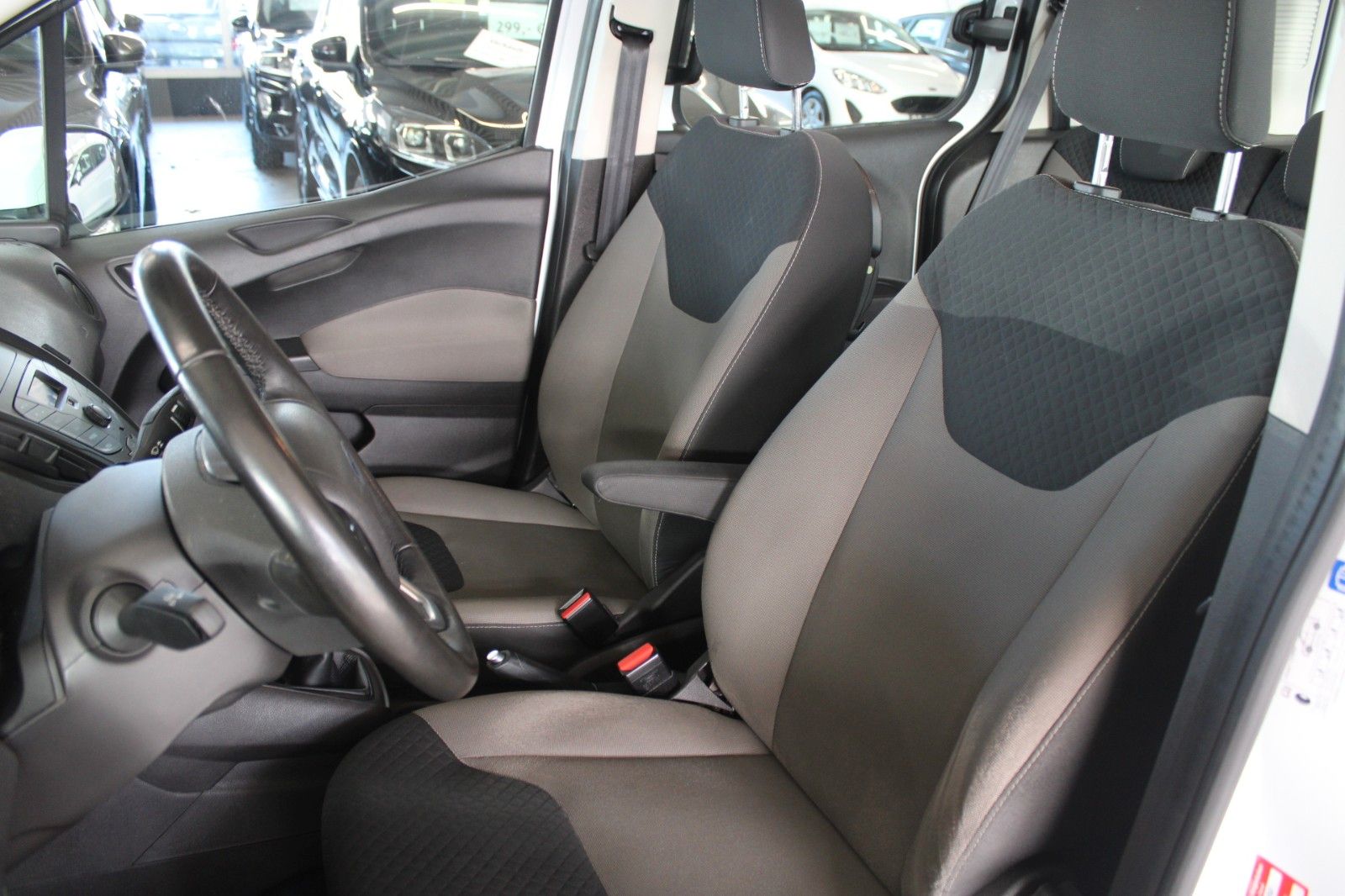 Fahrzeugabbildung Ford Tourneo Courier 1.5 TDCi Trend AHK KLIMA WinterP