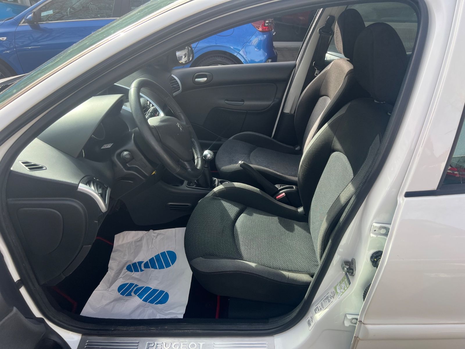 Fahrzeugabbildung Peugeot 206 + Sport Racing Edition*TÜV/ÖL NEU*