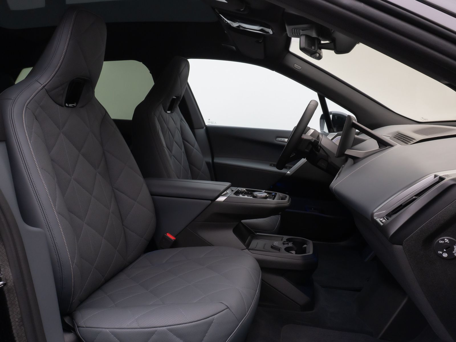Fahrzeugabbildung BMW iX M60 Panorama 360°Laser B&W SoftCl Massage 22"