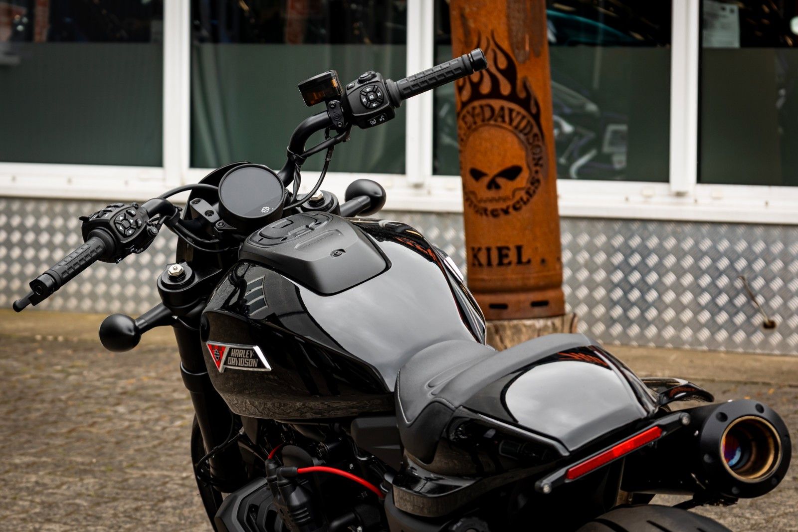 Fahrzeugabbildung Harley-Davidson SPORTSTER S RH1250S - JEKILL&HYDE -