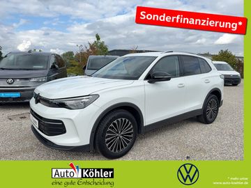 Volkswagen Tiguan - 1
