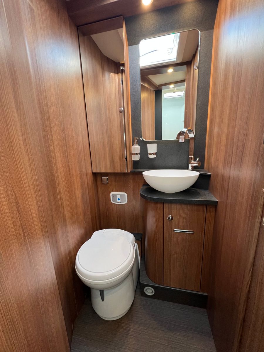 Fahrzeugabbildung Carthago C2-tourer I 147 RB-LE "L" comfort 4.2t Mercedes