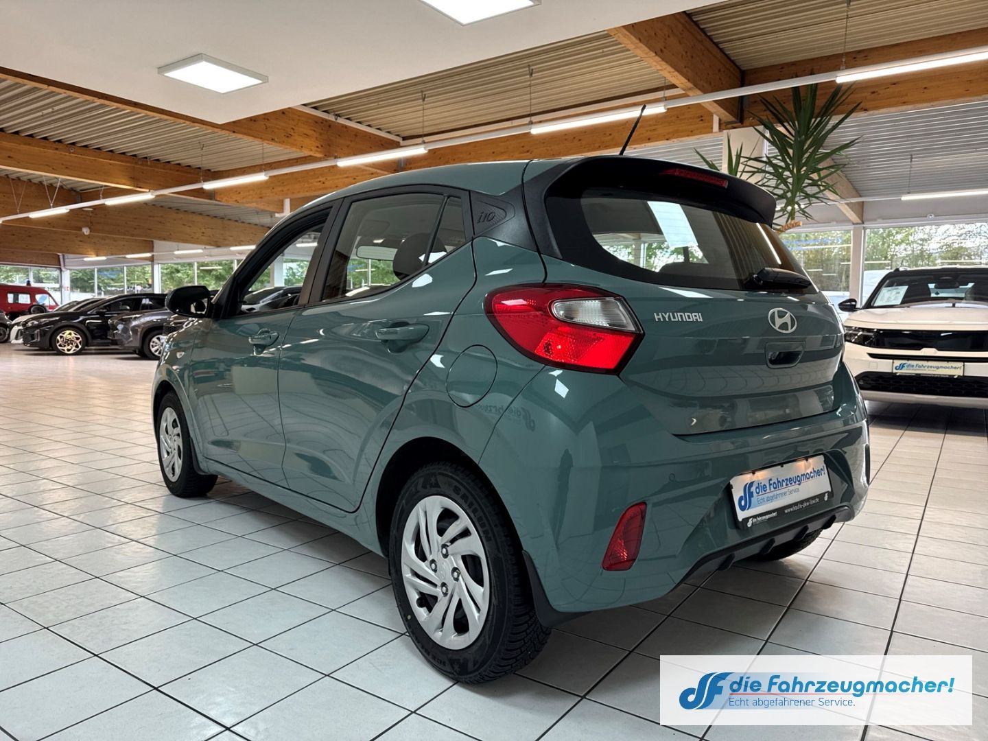 Fahrzeugabbildung Hyundai i10 Trend Navi Apple CarPlay Android Auto Musiks