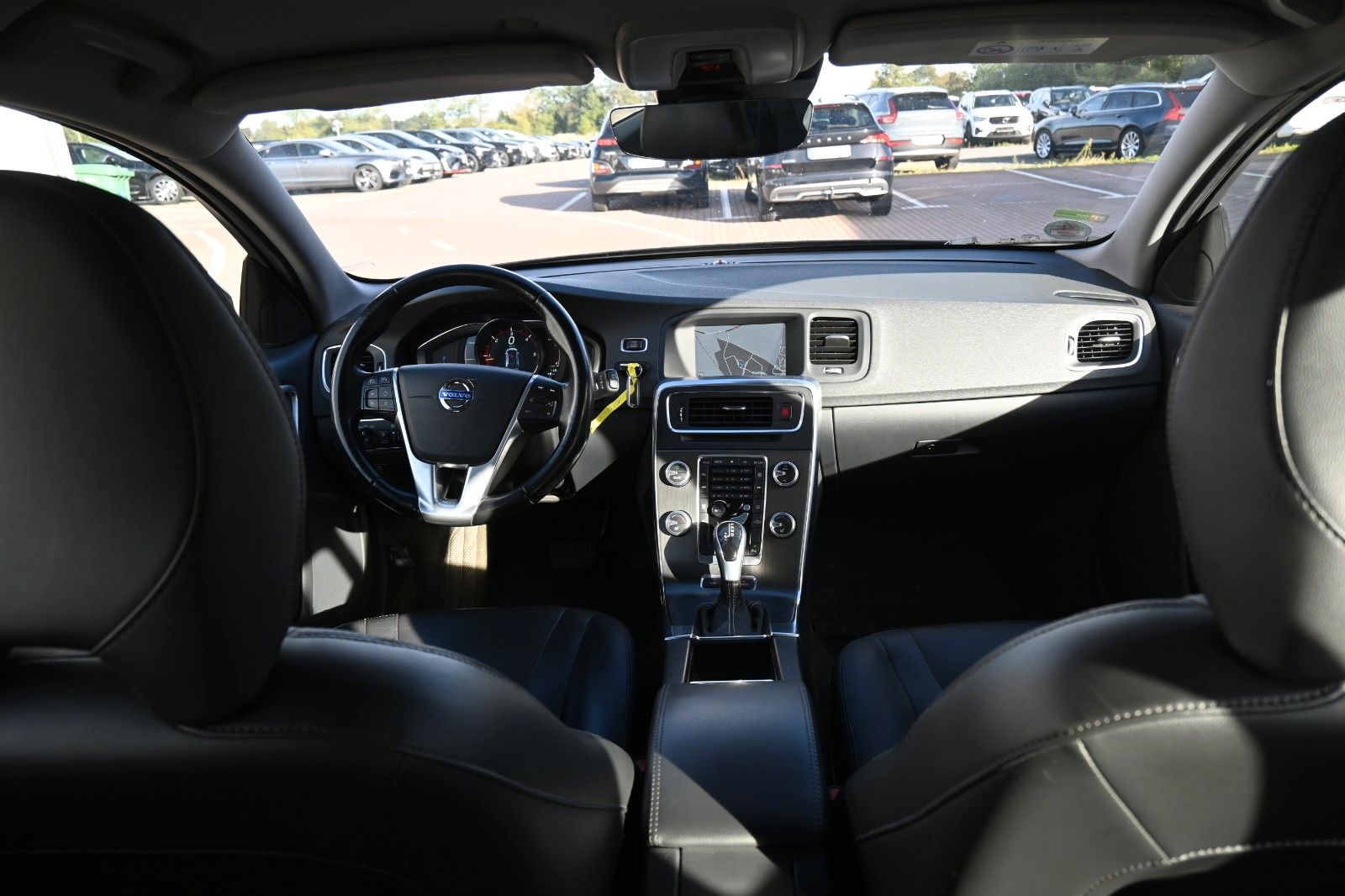 Fahrzeugabbildung Volvo V60 Kombi D6 Summum AWD*NAV*LED*TEMPO*
