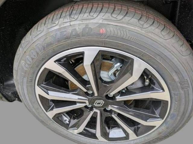 Fahrzeugabbildung Renault CLIO KISS TCe 90