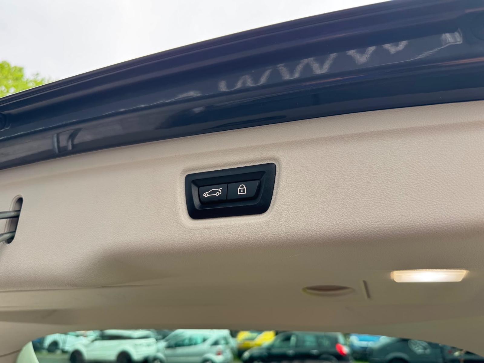 BMW 320e Touring  Advantage