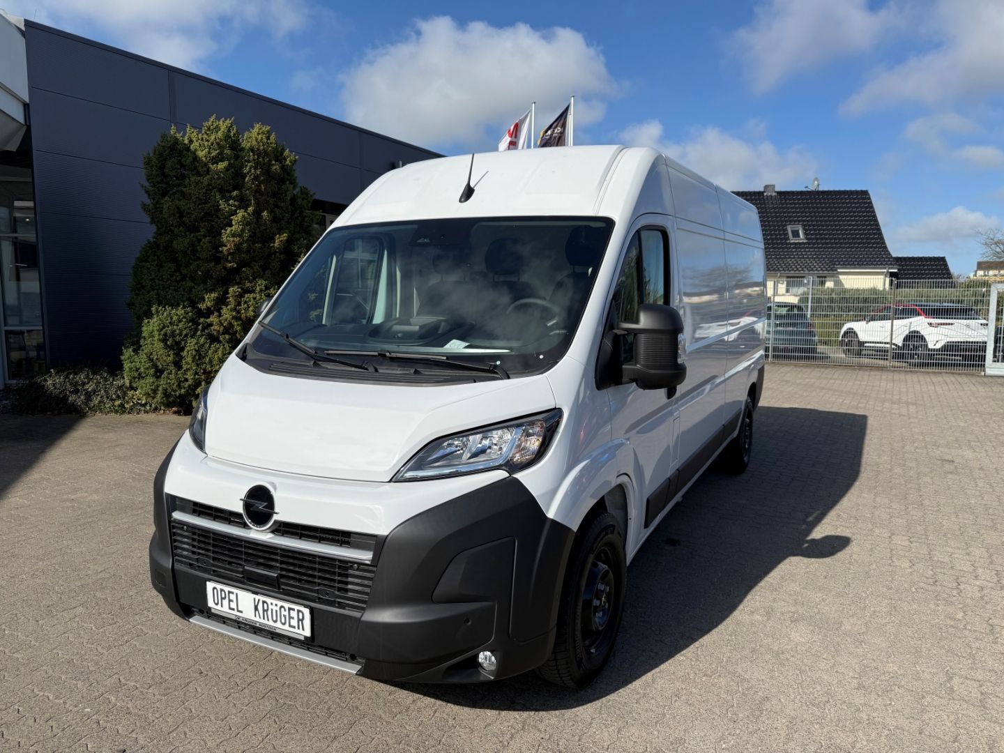 Fahrzeugabbildung Opel Movano Kasten H2 35 L3H2 BlueHDI 140
