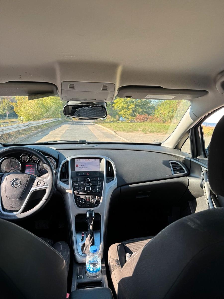 Opel Astra 2014 — photo 7