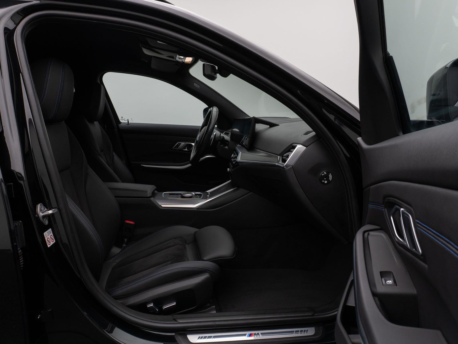 Fahrzeugabbildung BMW 330e M Sport Pro Kamera DAB CockPitPro Komfort