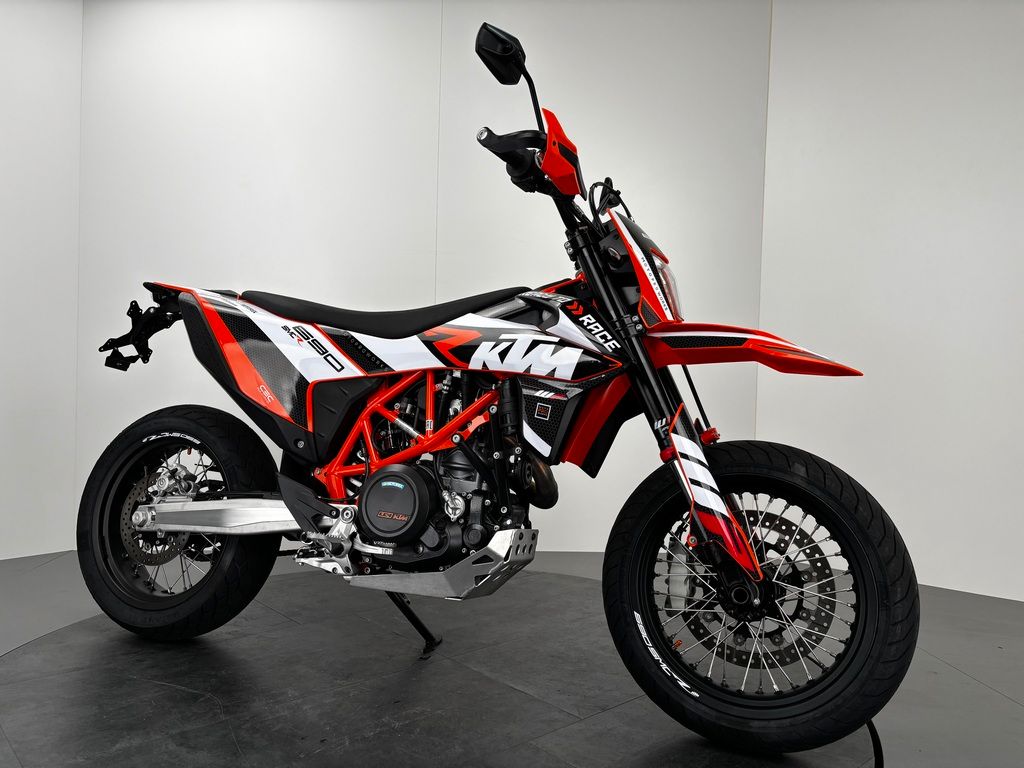 Fahrzeugabbildung KTM 690 SMC R *REIFEN NEU *KURZES HECK