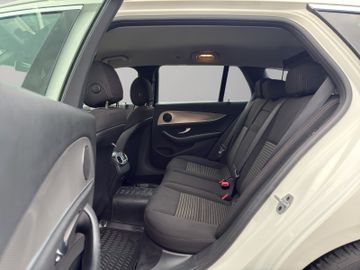 Mercedes E 220 - 11