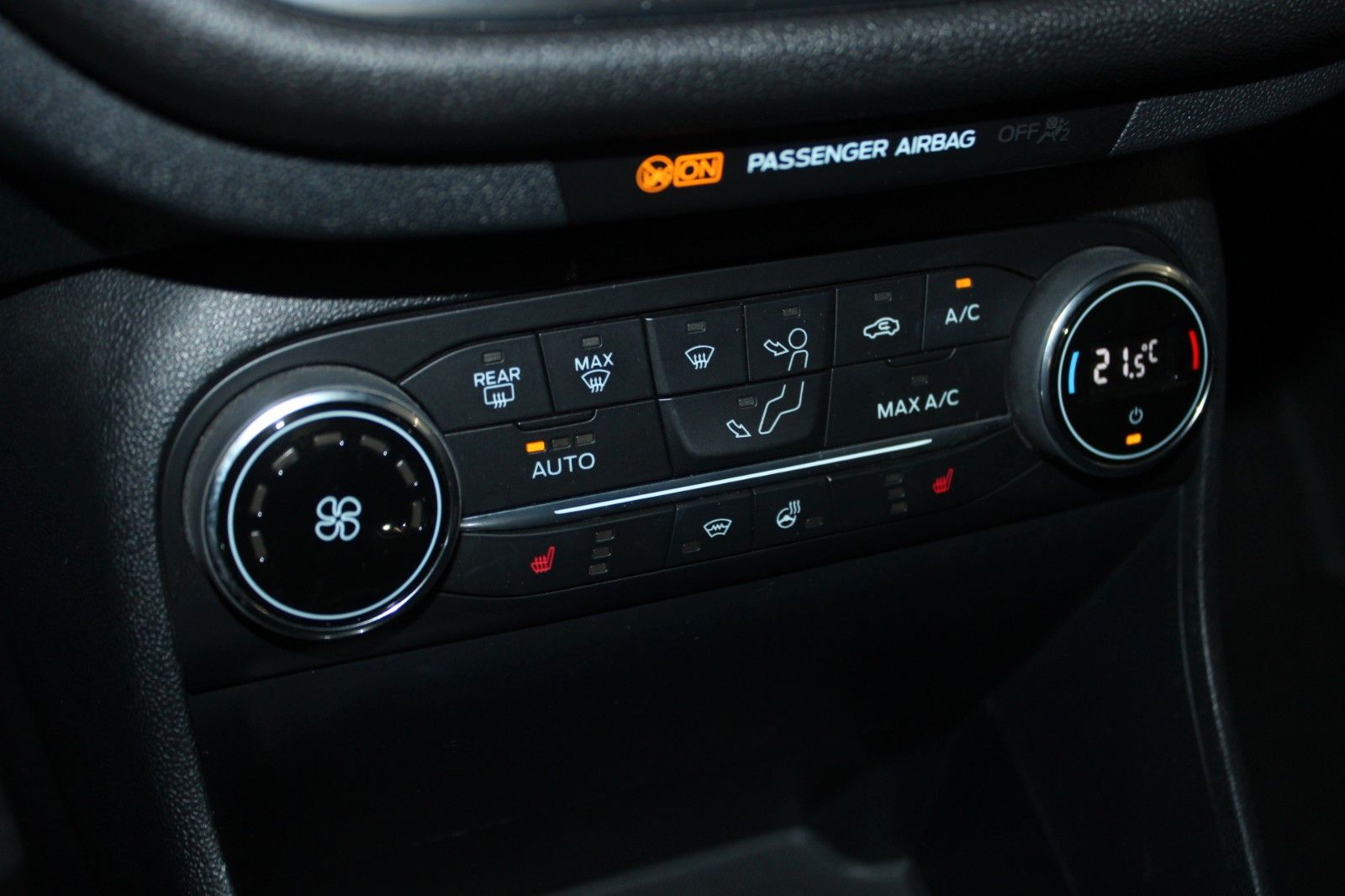 Fahrzeugabbildung Ford Fiesta ST-Line X LED NAVI B&O DAB WinterPaket