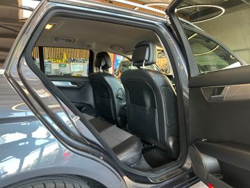 MYAUTOCENTER – Gebraucht- und Jahreswagen mit Werkstattservice in Pfaffenhofen Mercedes-Benz C 200 CGI BlueEfficiency *TÜV NEU*Avantgarde*