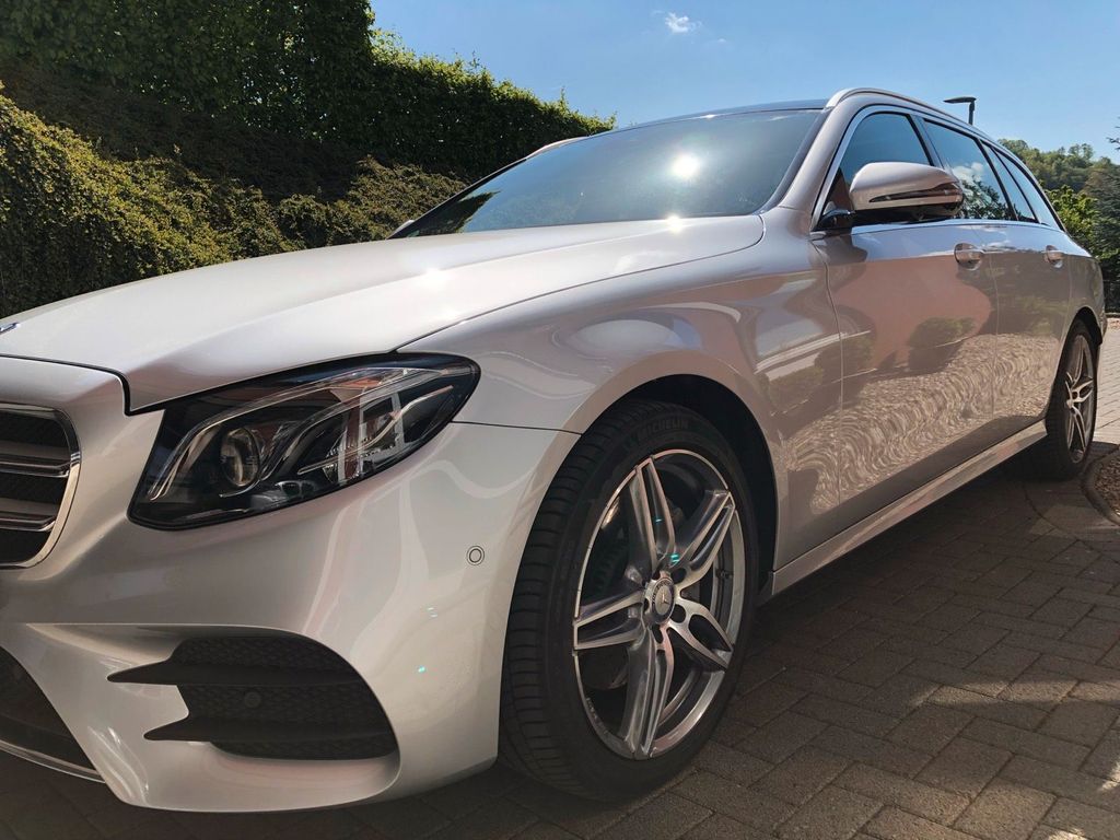 Image of Mercedes-Benz E 220