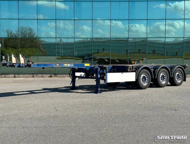 Broshuis 3 UCC-39 LIFT AXLE MIDDLE + BACK SLIDER SUPER CO