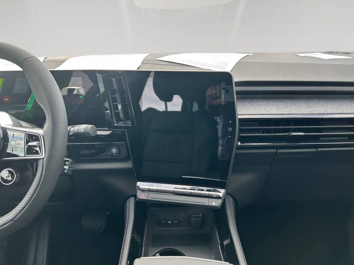 Fahrzeugabbildung Renault Espace Techno Full Hybrid E-Tech 200 7- Sitzer