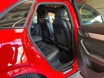 Audi Q3 2.0 TDI quattro *BiXenon*Pano*AHK*SLine*