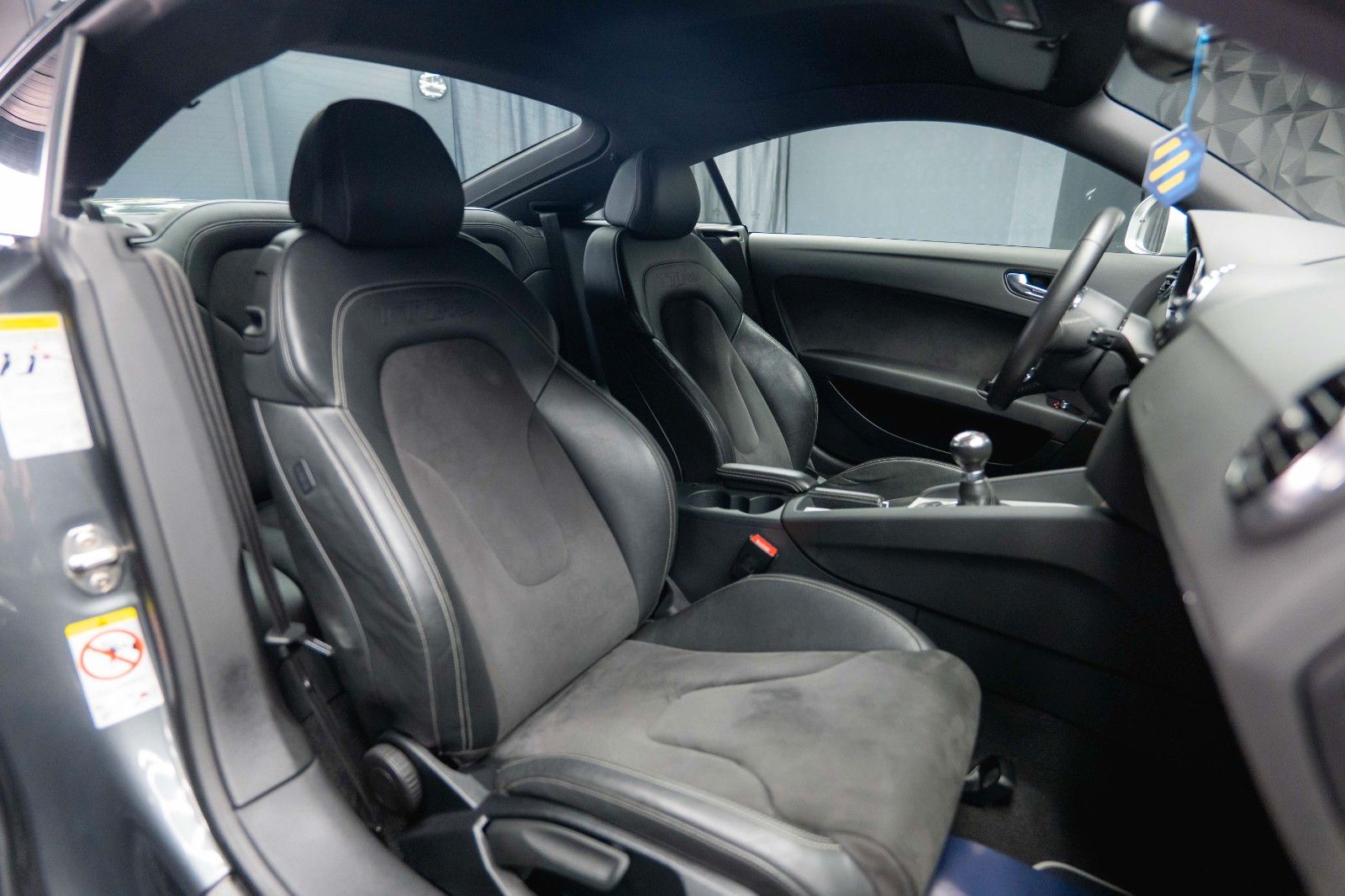 Fahrzeugabbildung Audi 2.5 TFSI TT RS Coupe quattro 6-Gang *Bi-Xenon*