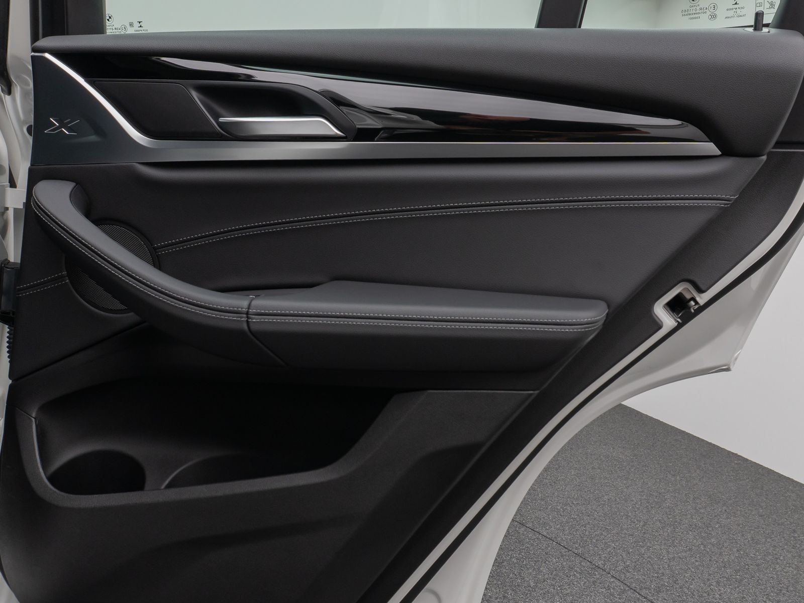 Fahrzeugabbildung BMW X3 xD30e Kamera HUD DAB Lenkrhzg Alarm AHK Sport