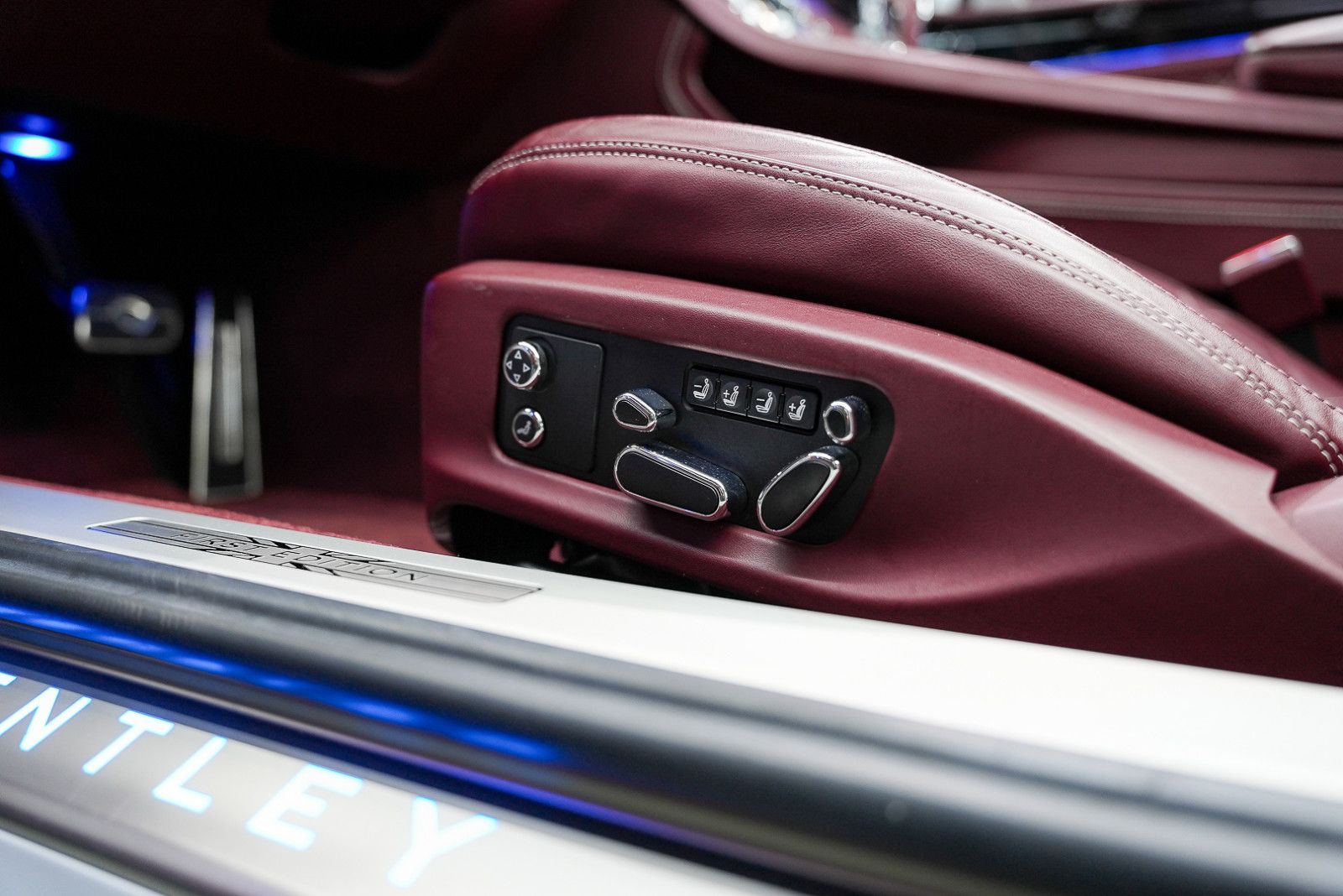 Fahrzeugabbildung Bentley Continental GTC 100years FirstEdition W12 CARBON