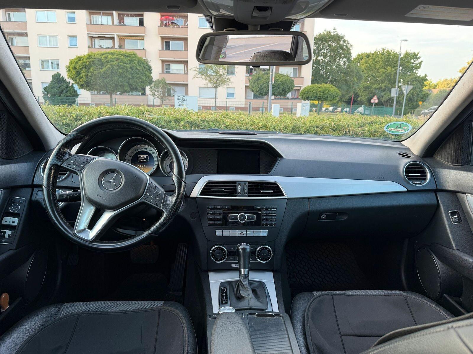 Mercedes-Benz 220 2011 — photo 6