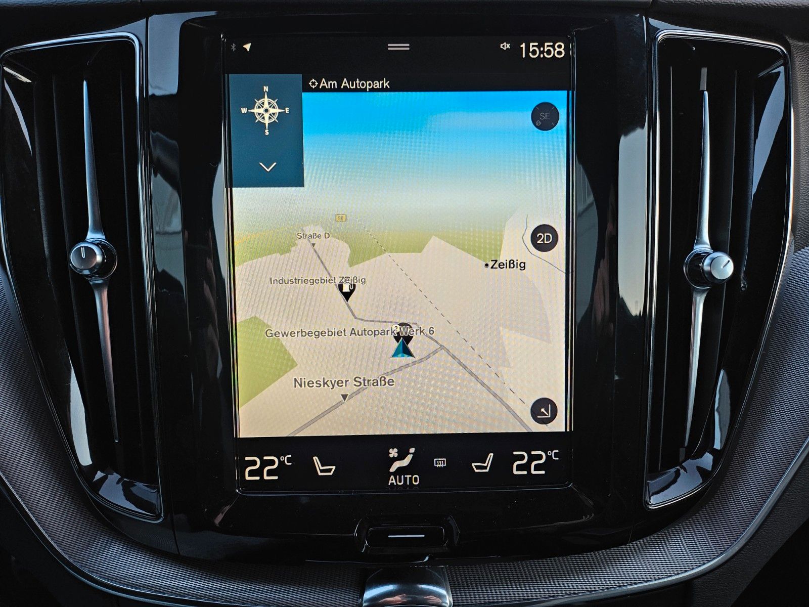 Fahrzeugabbildung Volvo XC60 R DesignmPlug-In Hybrid AWD