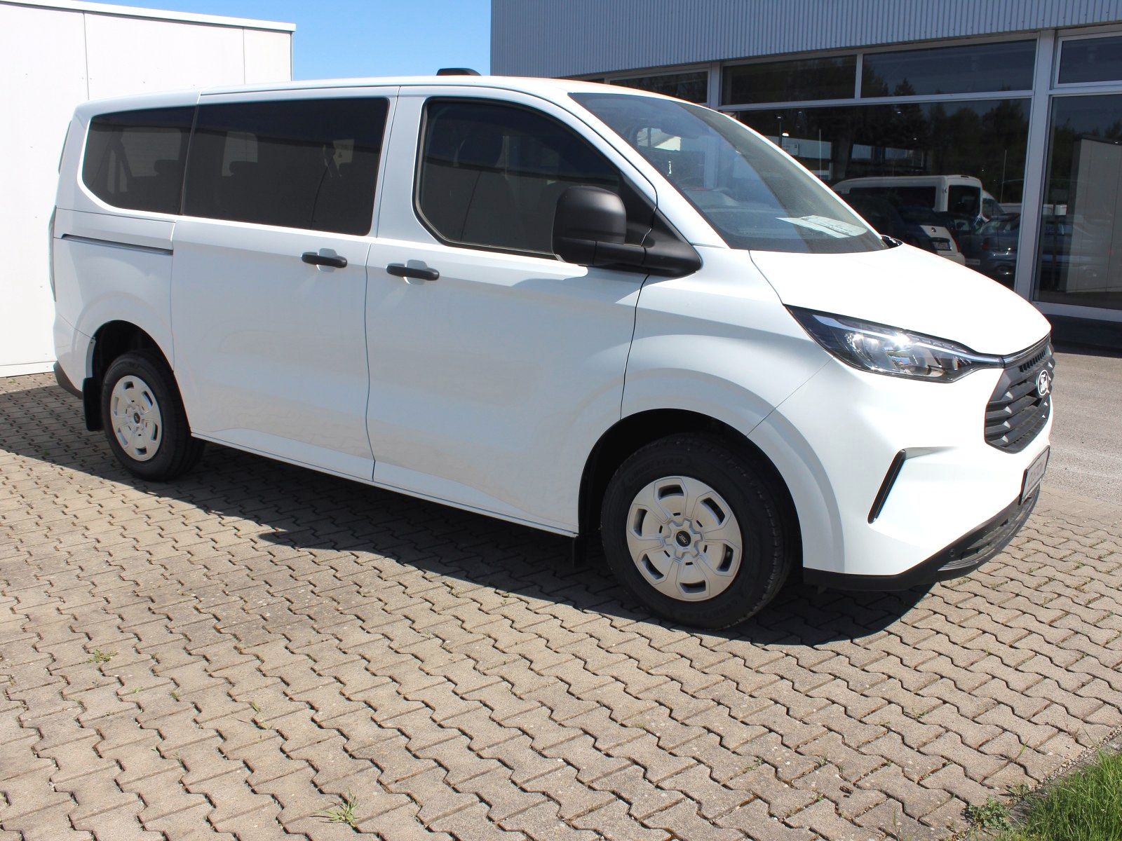 Fahrzeugabbildung Ford Transit Custom 320 L1 FWD Trend