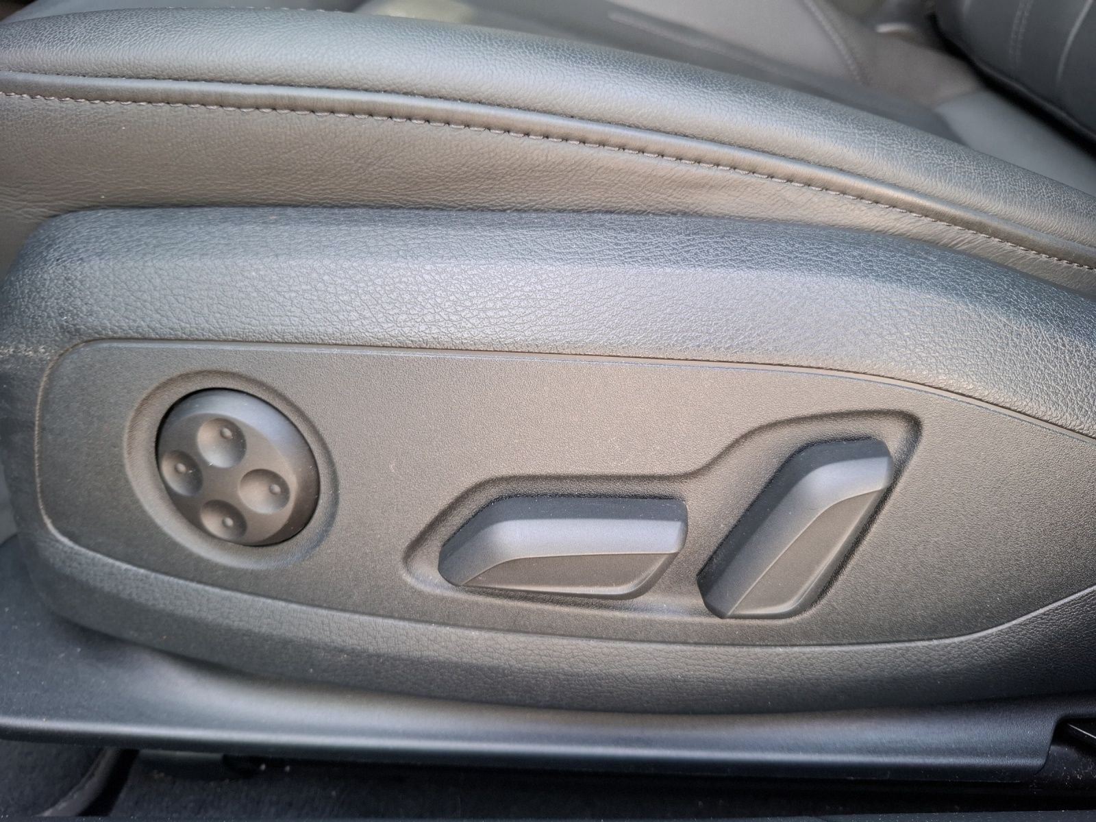 Fahrzeugabbildung Audi A4 Avant 40 TDI advanced quattro S-tronic Navi A